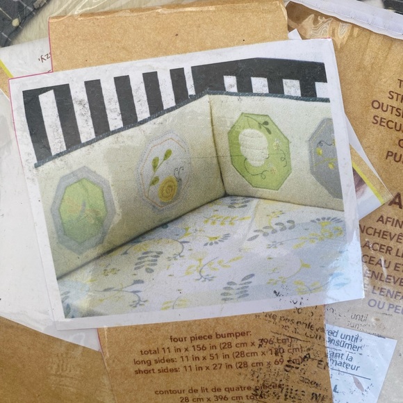 Nursery Bedding Set - Picture 3 of 9